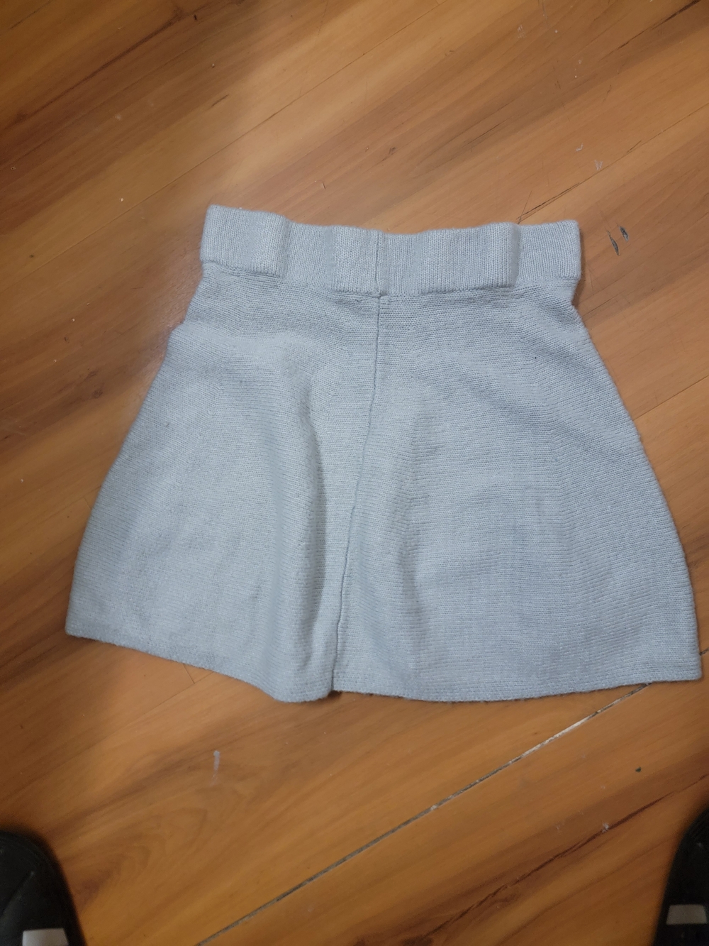 crown & ivy Cobona  Light Grey  A-Line Knit Skirt Excellent Condition Size XS - Picture 2 of 3